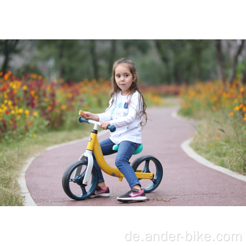 Fahrrad schieben kein Pedal Kinderfahrrad zum Training